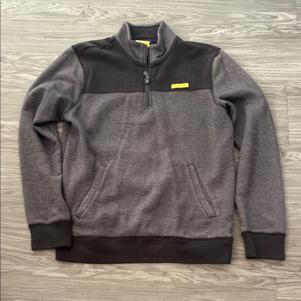 Caterpillar Men's Grey and Black Sweater
